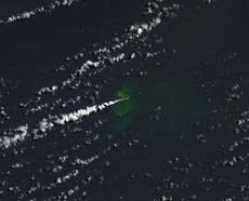 La isla más nueva del mundo emerge en el Océano Pacífico tras la erupción de un volcán submarino
