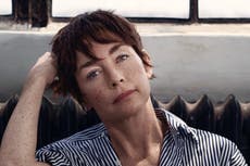 Julianne Nicholson: “‘Blonde’ ha sido tanto elogiada como destrozada y entiendo ambas posturas”