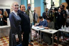 Berlusconi logra un escaño en el Senado tras inhabilitación