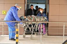 Evacúan a Moscú a heridos en tiroteo en escuela