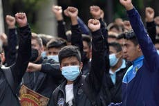 AMLO, contra la pared, por las acusaciones de que el Ejército participó en Ayotzinapa