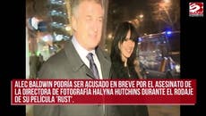 ¿El actor Alec Baldwin podría ser acusado de asesinato?