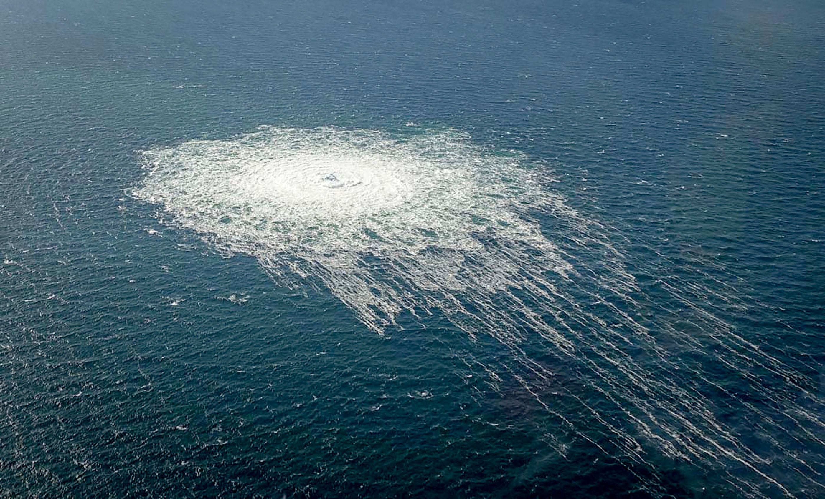 Las burbujas de gas de la fuga Nord Stream 2 que alcanzan la superficie del Mar Báltico