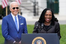 Biden y Harris asistirán a investidura de jueza