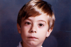 ¿Jeffrey Dahmer mató al hijo del presentador de America’s Most Wanted, John Walsh?
