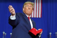 Vídeo muestra un “flujo constante” de personas que abandonan un mitin de Trump apenas comienza