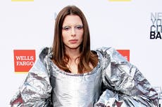 Julia Fox habla sobre las dificultades para controlar su TDAH y su TOC: “¡Es demasiado!”