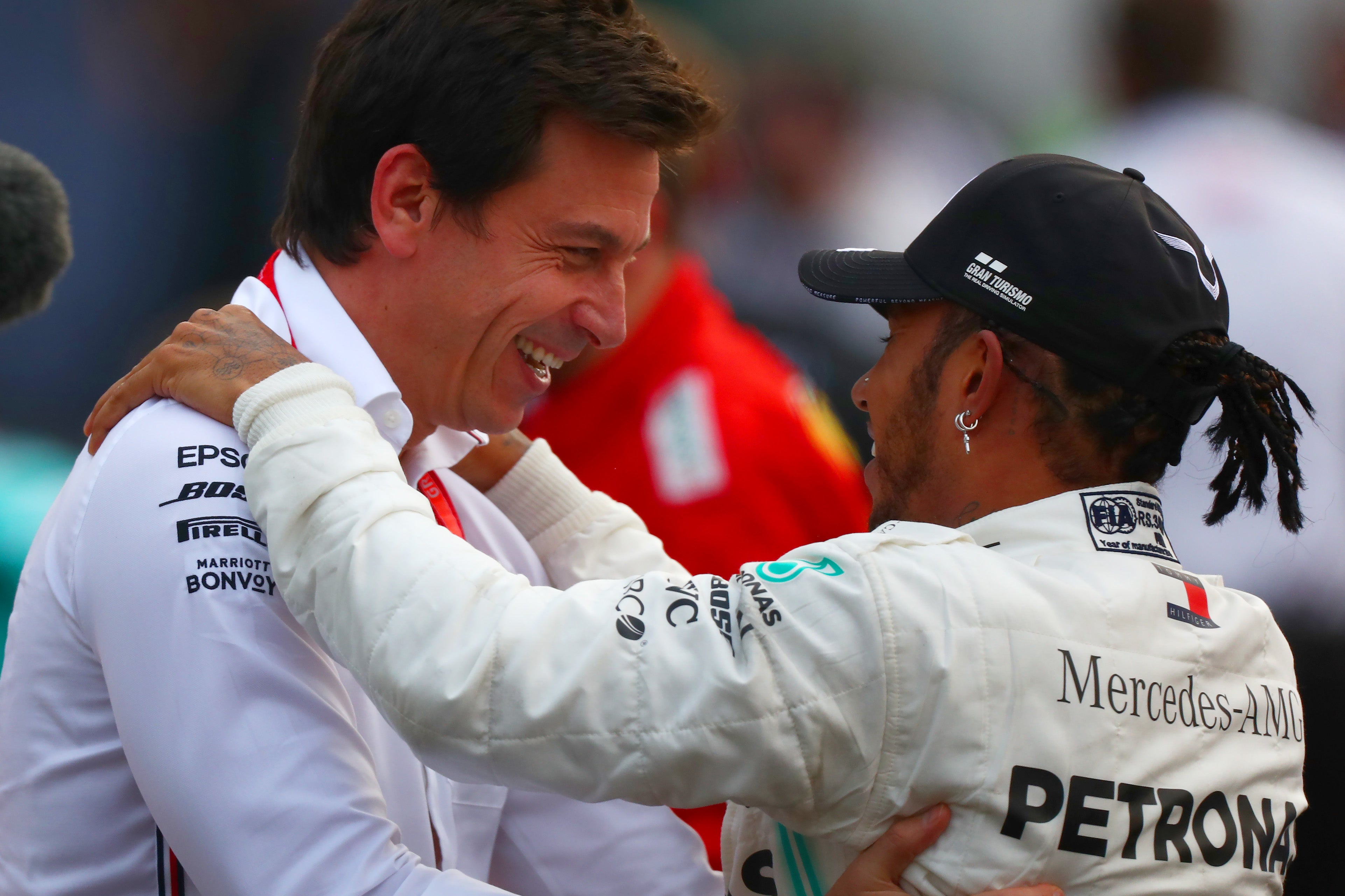 Lewis Hamilton podría ampliar su contrato “otros cinco años”, según Toto Wolff