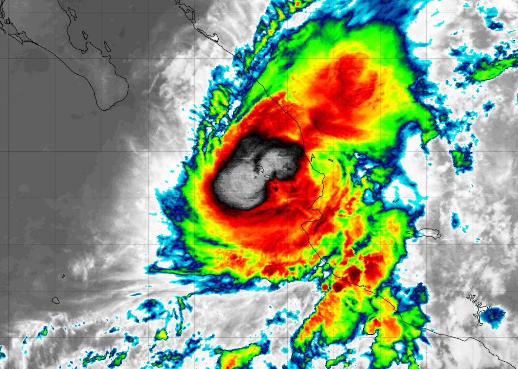 Huracán Orlene toca tierra en el sureste de México y este es el posible daño que generará