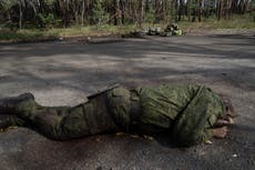 Las bajas rusas son evidentes en ciudad ucraniana liberada
