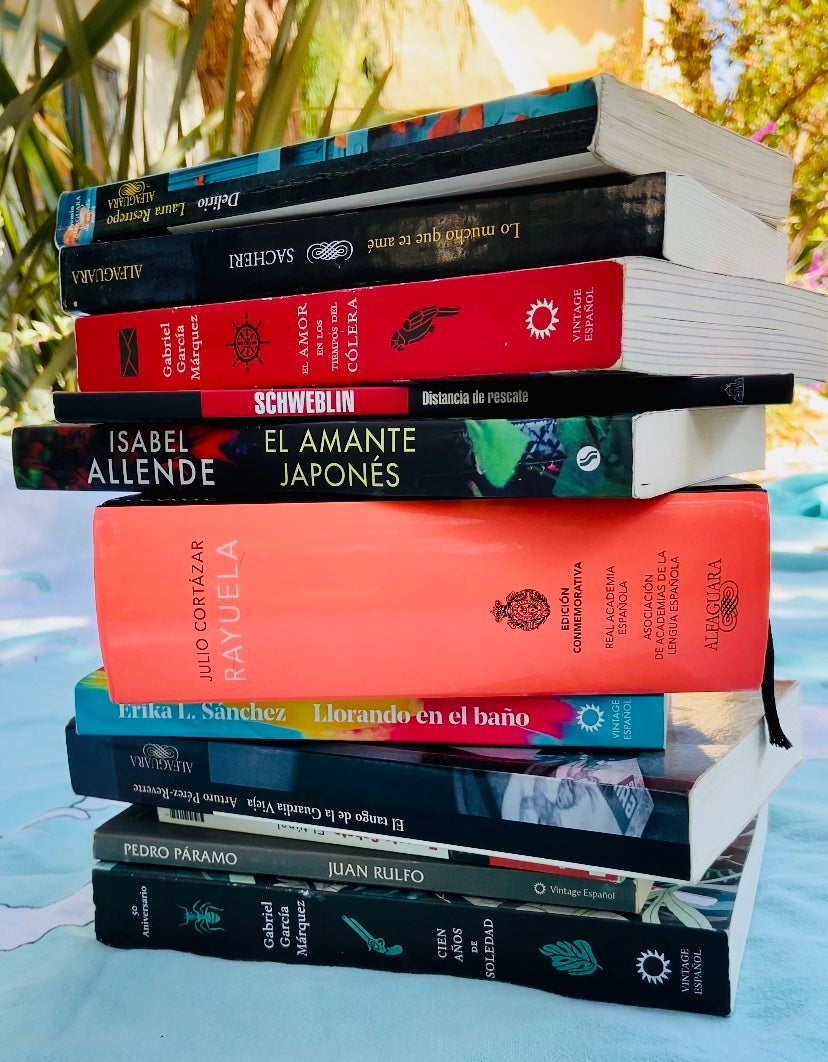 Mes de la Herencia Hispana: Estos son los escritores latinoamericanos que no puedes dejar de leer