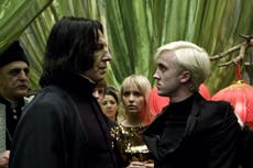 Estrella de ‘Harry Potter’, Tom Felton, recuerda la advertencia de Alan Rickman después de pisar su capa