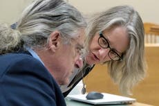 Caso Sandy Hook: Jones declina presentar defensa en juicio