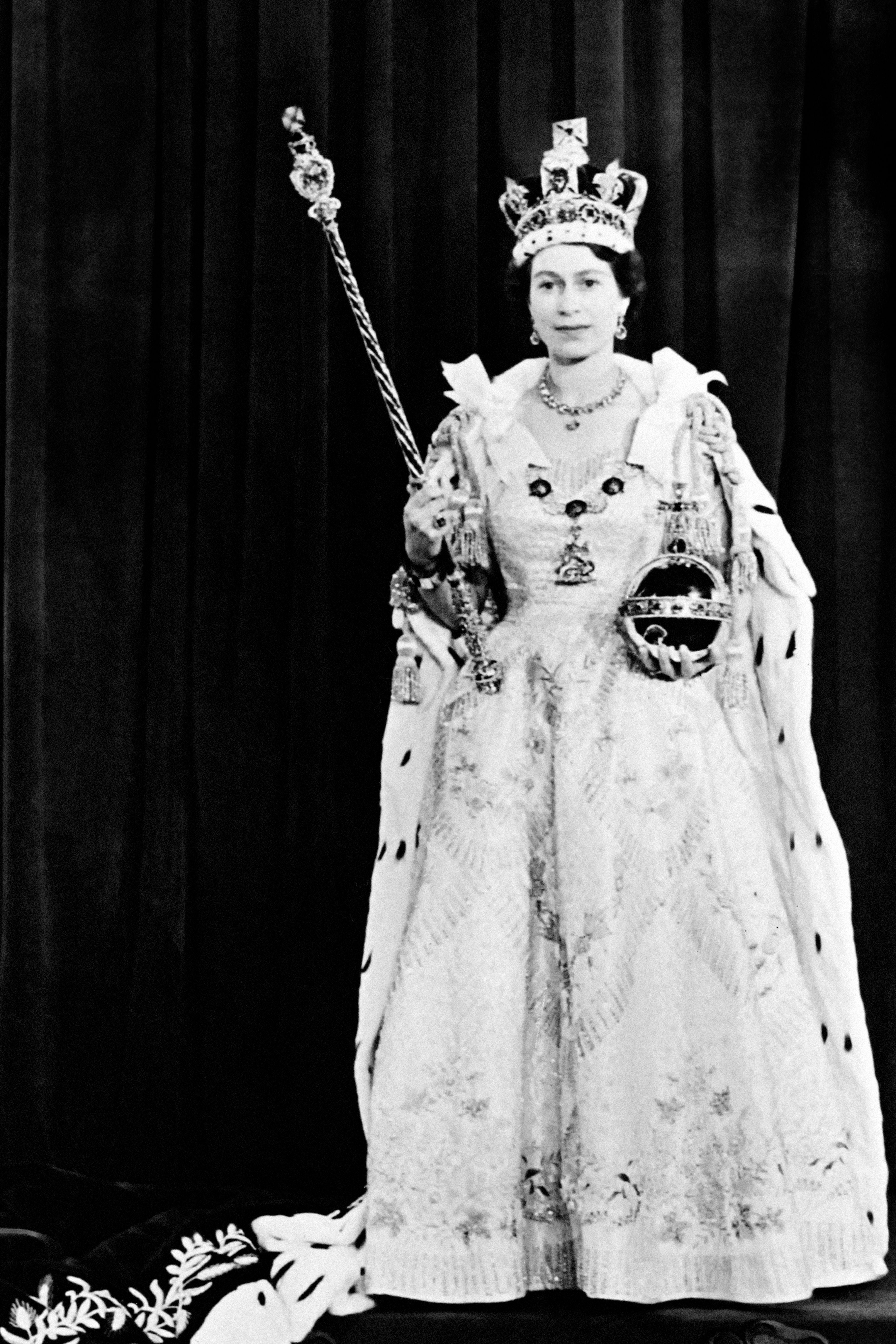 La reina Isabel II en el día de su coronación, en junio de 1953