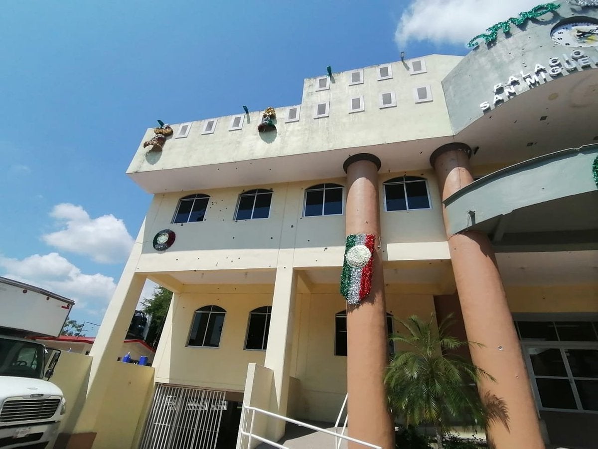 Grupo de sicarios desata terror en México; asesinan a alcalde y 19 personas más