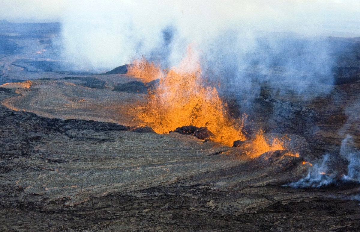 Fuente de lava en Mauna Loa, 26 de marzo de 1984