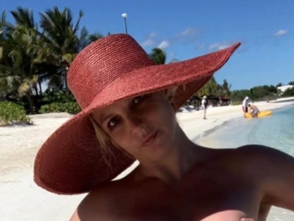 Britney Spears compartió otra serie de fotos desnuda en Instagram