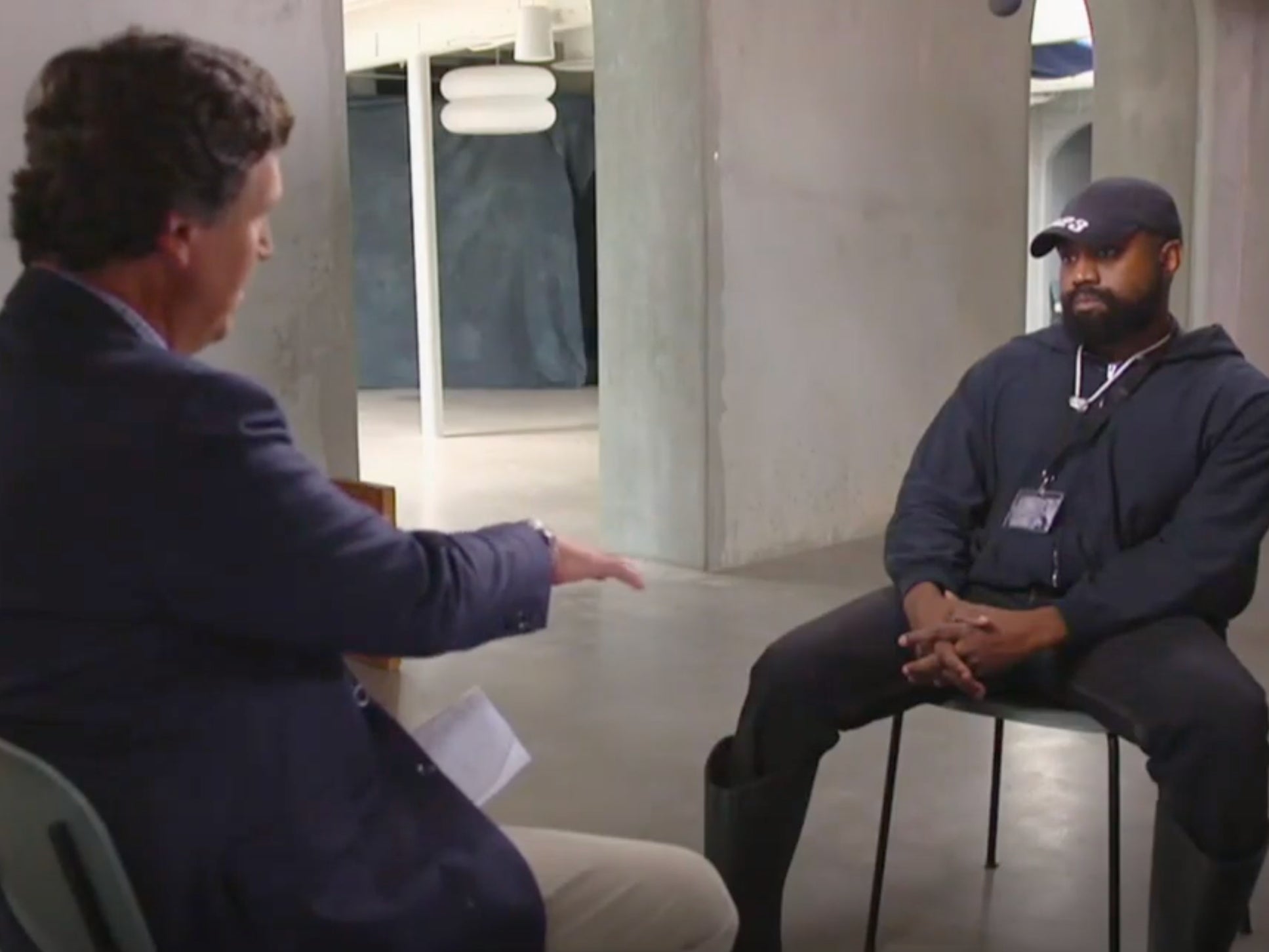 Kanye West se declara provida con una foto de un ultrasonido en entrevista con Tucker Carlson