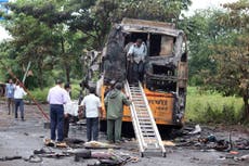 Un autobús se incendia en India; hay 12 muertos y 43 heridos