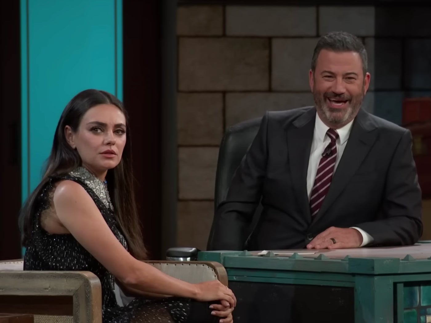 Elogian a Mila Kunis por su actitud relajada antes los abucheos de la audiencia de Jimmy Kimmel