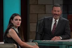 Elogian a Mila Kunis por su actitud relajada antes los abucheos de la audiencia de Jimmy Kimmel