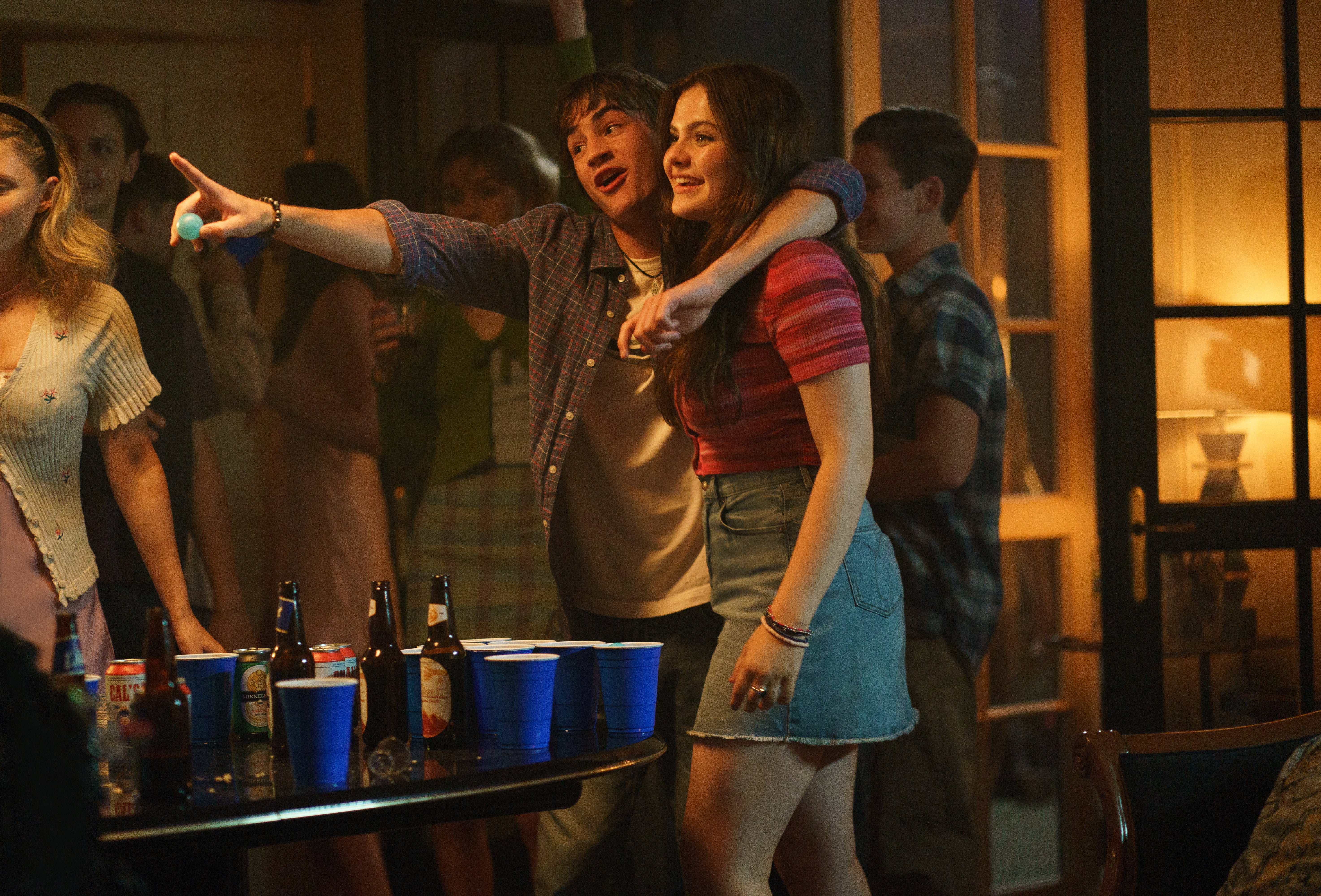 Isaac Kragten como Liam y Chiara Aurelia como la joven Ani en ‘Luckiest Girl Alive’