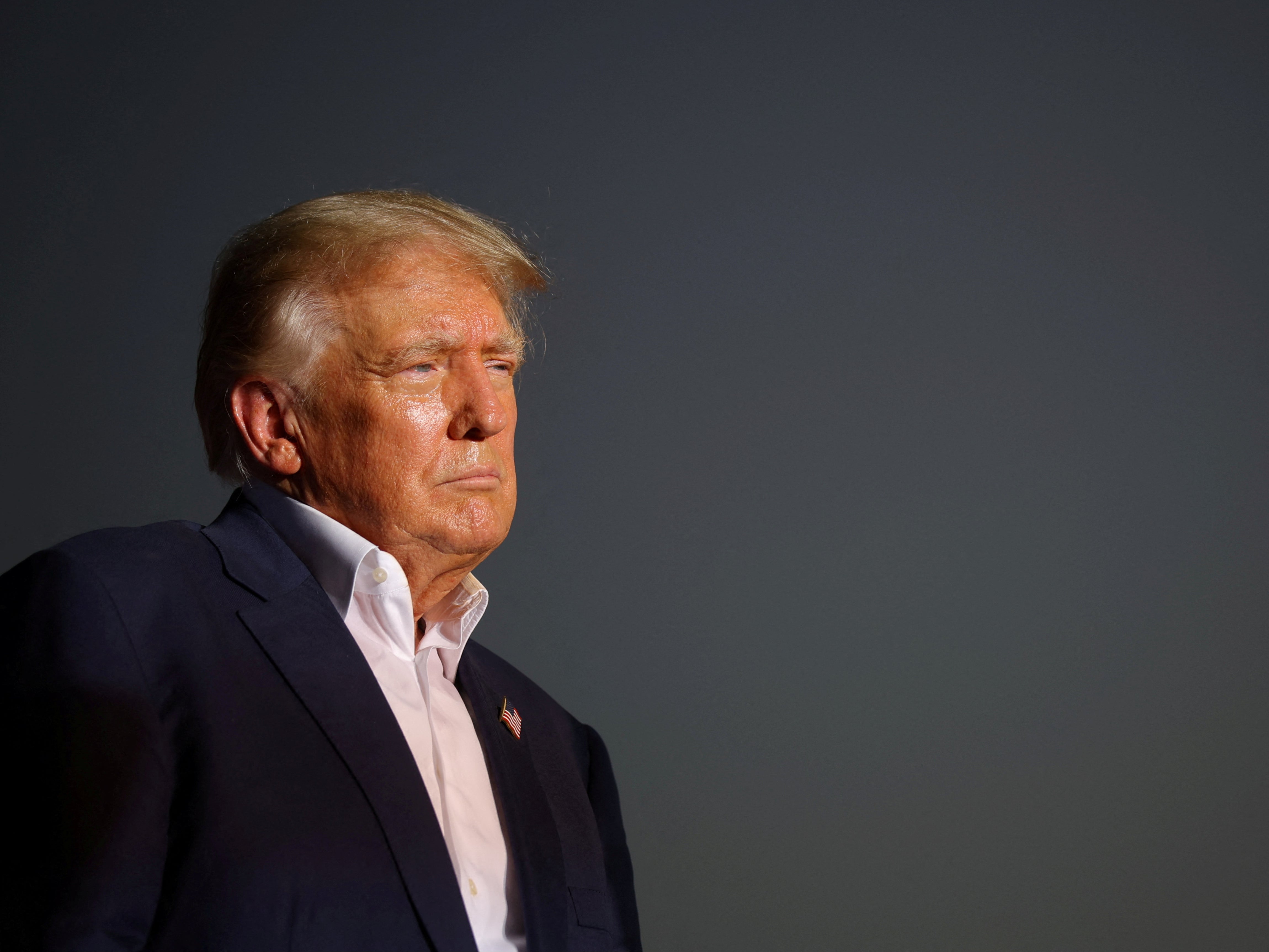 Expertos legales afirman que hay suficiente evidencia para acusar a Trump sobre documentos clasificados