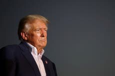 Expertos legales afirman que hay suficiente evidencia para acusar a Trump sobre documentos clasificados