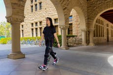 Científicos construyen una avanzada “bota de exoesqueleto” que hace que las personas caminen más rápido