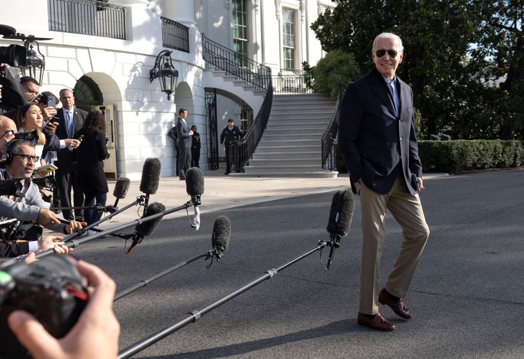 Biden opina sobre escándalo de aborto de Herschel Walker, da una dura evaluación de una palabra