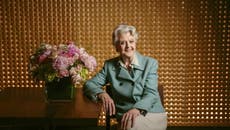  Angela Lansbury: la artista británica murió “pacíficamente mientras dormía en su casa en Los Ángeles”