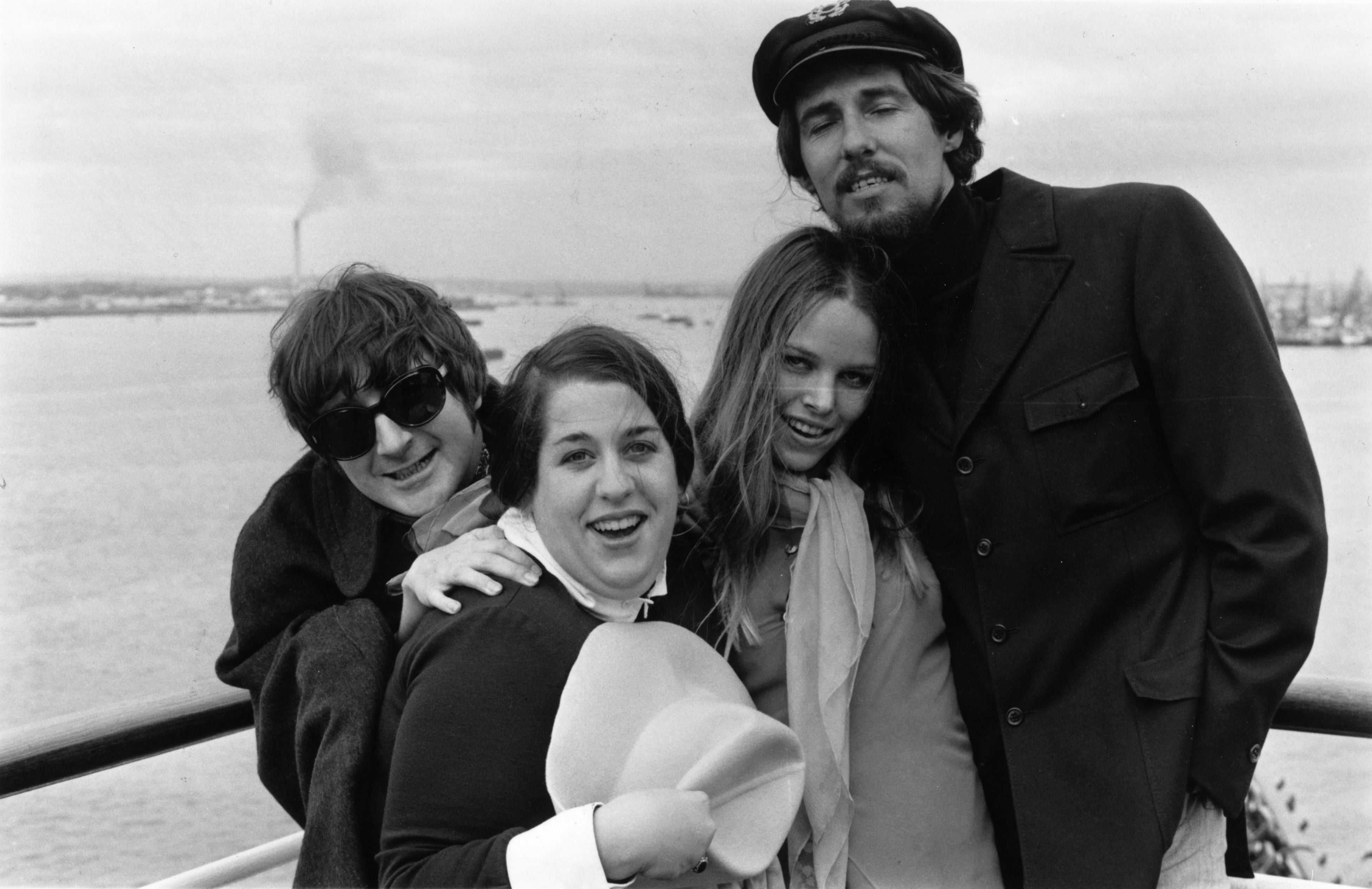 Mamas and the Papas (de izquierda a derecha): Denny Doherty, Cass Elliot, Michelle Phillips y John Phillips