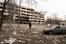 Premian por su valentía a dos periodistas ucranianos de AP