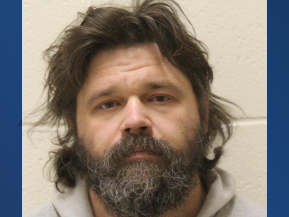 Missouri: mujer escapa de “calabozo sexual” donde un hombre la mantenía cautiva