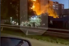 Dos muertos, 19 heridos al estrellarse avión en Rusia