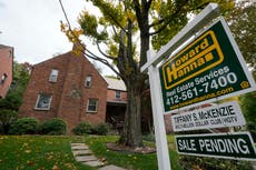 Tasas hipotecarias promedio a largo plazo en EEUU rozan 7%