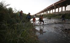 Cruces fronterizos ilegales a EE.UU. desde México alcanzan máximo anual de 2.38 millones