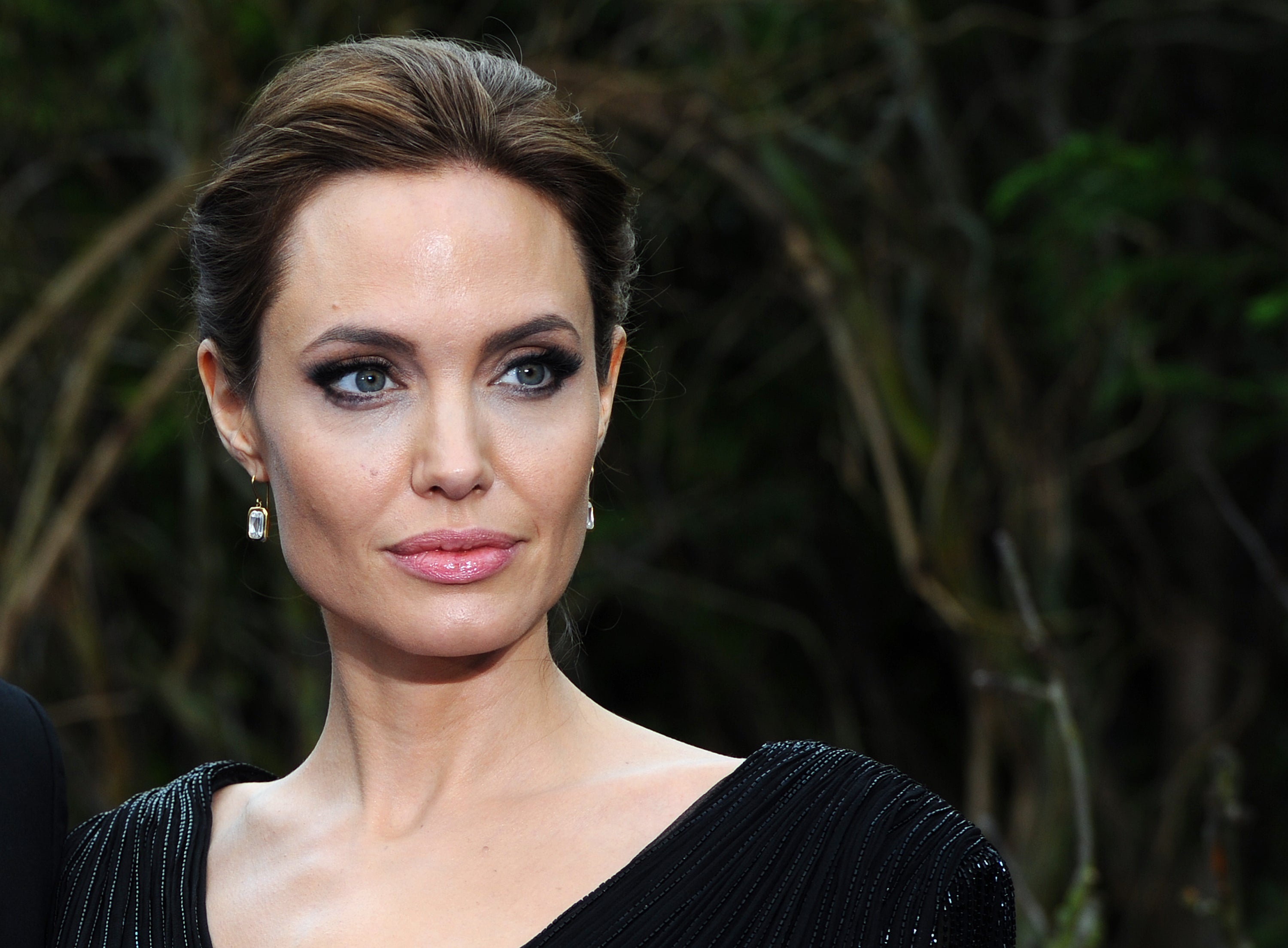 Tabar editó las imágenes para parecerse a Angelina Jolie y aclara que lo hizo por diversión