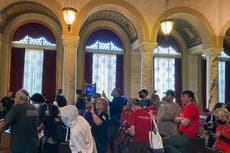 Los Ángeles: Amonestan a concejales por comentarios racistas