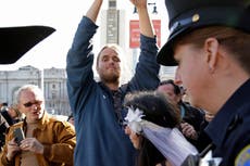 Sospechoso de asalto en casa de Pelosi publicaba sobre QAnon