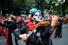 Cómo James Bond inspiró el desfile del Día de los Muertos en Ciudad de México