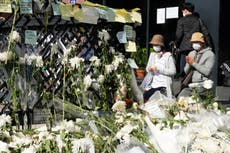 Investigan a policía de Seúl por estampida con 156 muertos