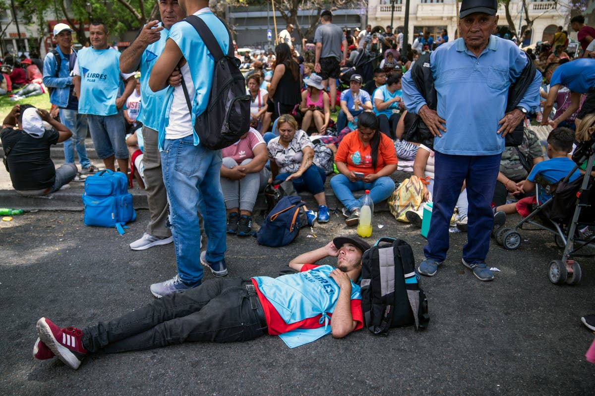 Argentina se agudizan protestas en demanda de ayuda social