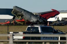 Difunden nombres de víctimas de choque de aviones en Dallas