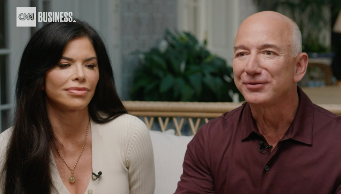 Jeff Bezos y su esposa Lauren Sánchez dijeron que planeaban regalar la mayor parte de su fortuna en una entrevista en CNN