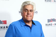 Jay Leno sufre quemaduras graves por el incendio de un automóvil en su garaje