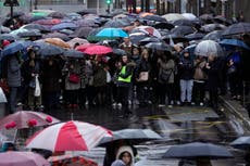 Marchan en París para recordar a niña de 12 años asesinada