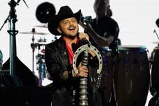 Esta es la razón por la que Christian Nodal se quitará los tatuajes de su cara