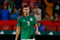 César Montes, listo para maniatar a Robert Lewandowski