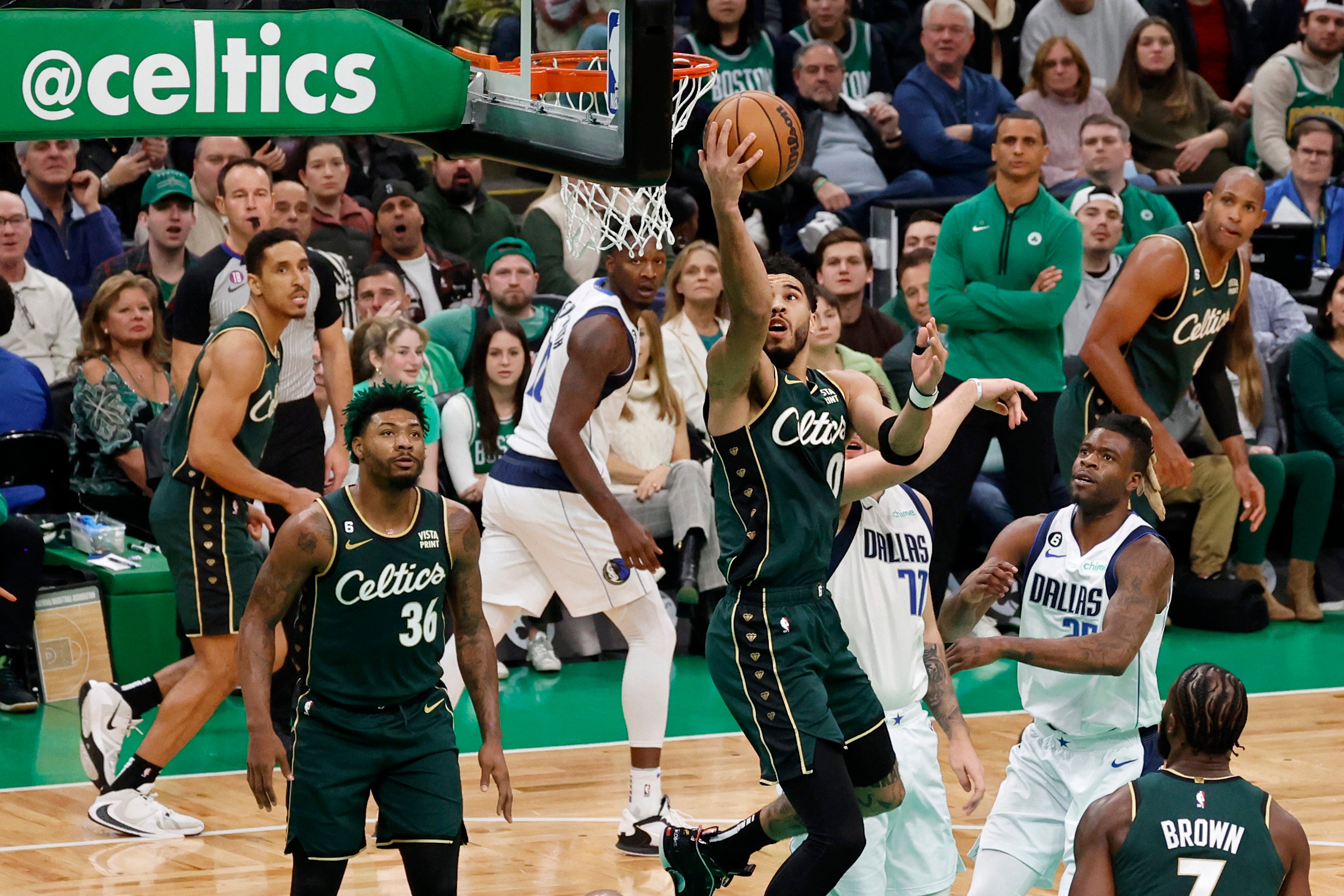 Tatum aporta 37 puntos en triunfo de Celtics sobre Mavs Independent